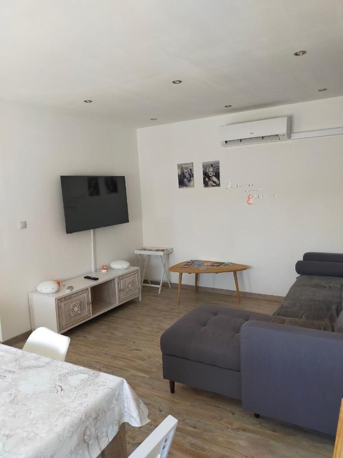 Logement Atypique อาร์ลส์ ภายนอก รูปภาพ